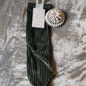 SOLD🔥Free People Velvet Sock